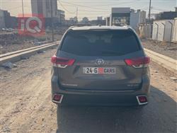 تۆیۆتا هایلاندەر